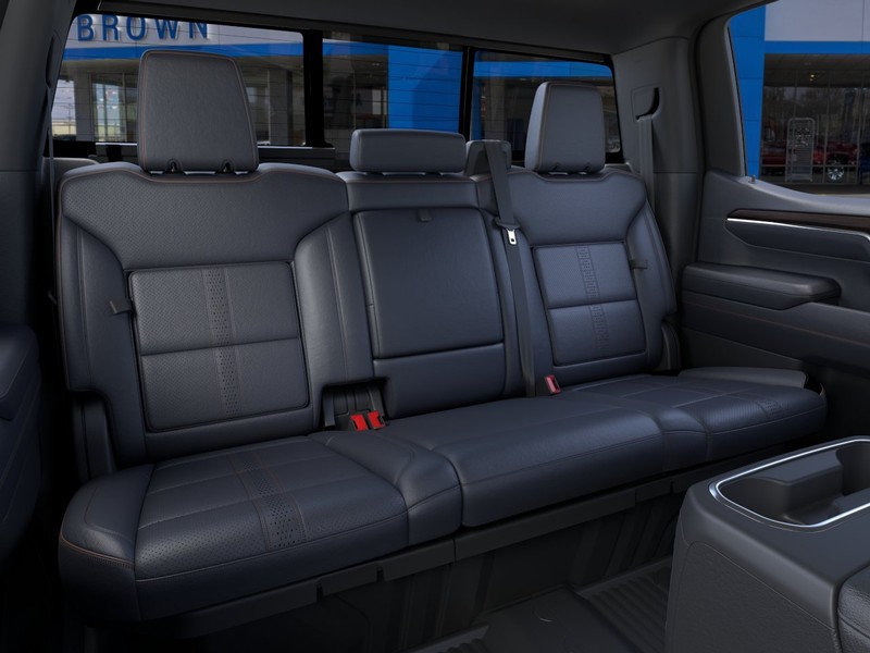 Chevrolet Silverado 1500 Vehicle Full-screen Gallery Image 17