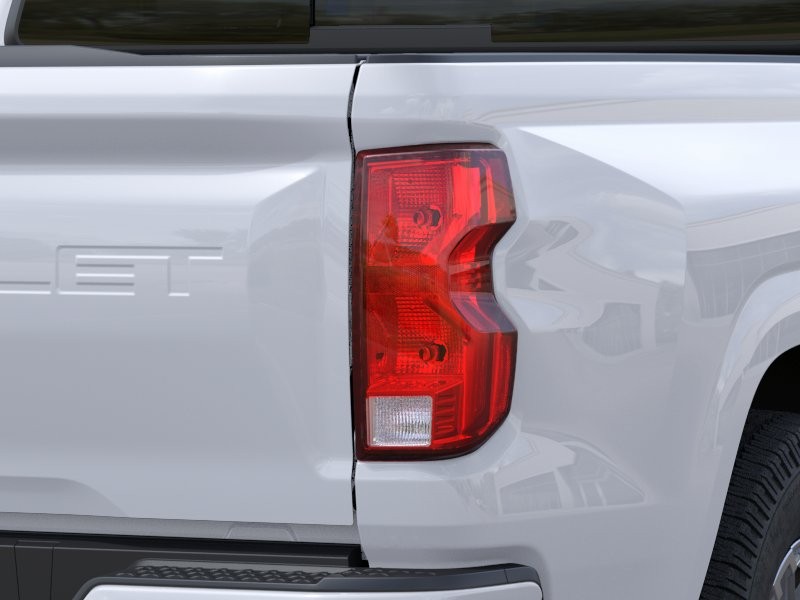 Chevrolet Colorado Vehicle Full-screen Gallery Image 11