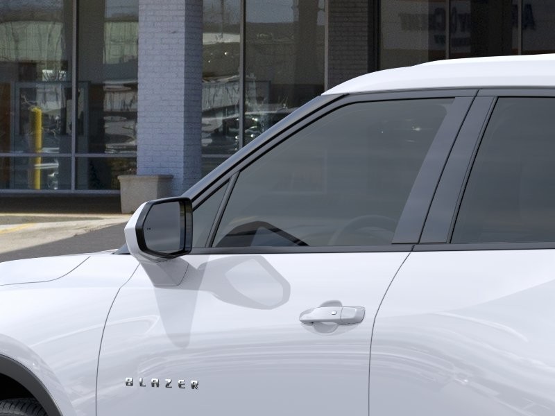 Chevrolet Blazer Vehicle Full-screen Gallery Image 12