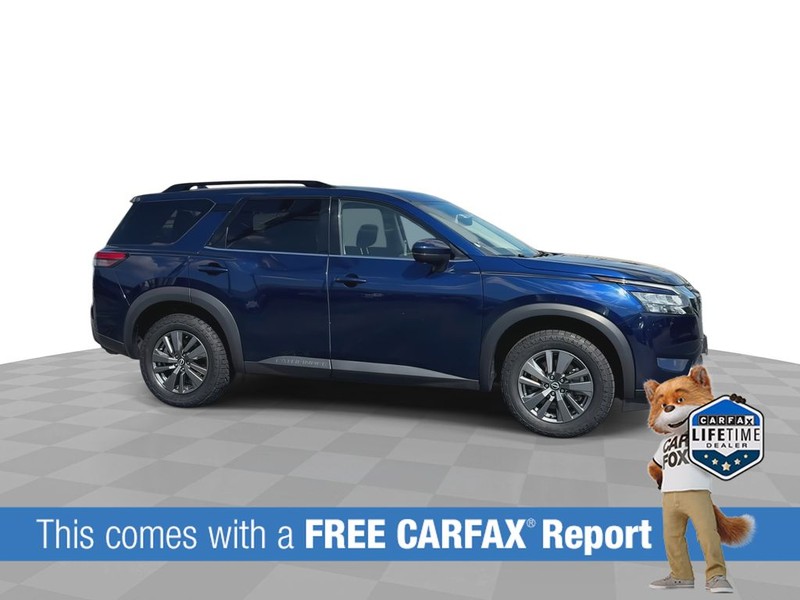 Nissan Pathfinder Vehicle Full-screen Gallery Image 3