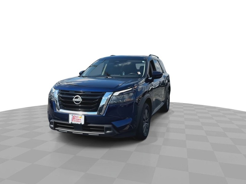 Nissan Pathfinder Vehicle Full-screen Gallery Image 6