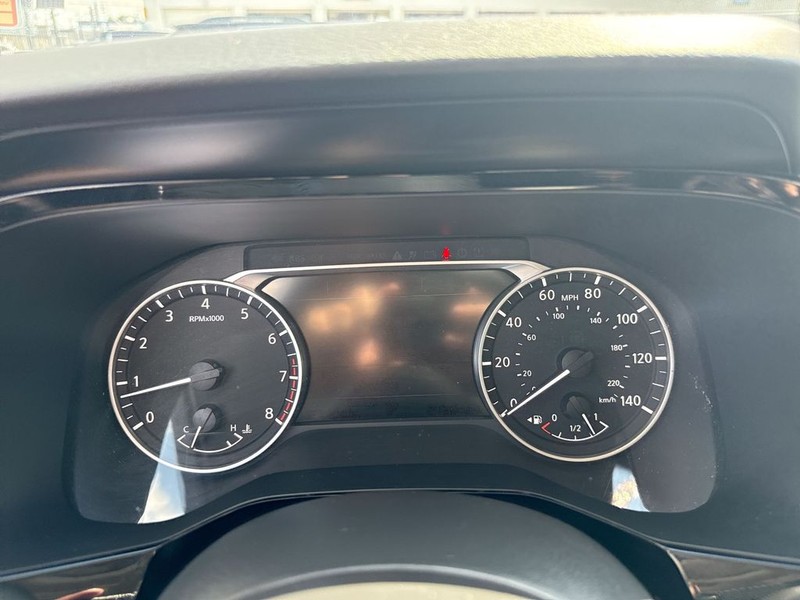 Nissan Pathfinder Vehicle Full-screen Gallery Image 18
