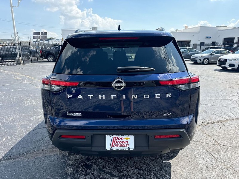 Nissan Pathfinder Vehicle Full-screen Gallery Image 31