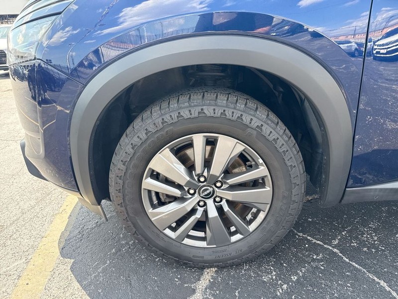 Nissan Pathfinder Vehicle Full-screen Gallery Image 36