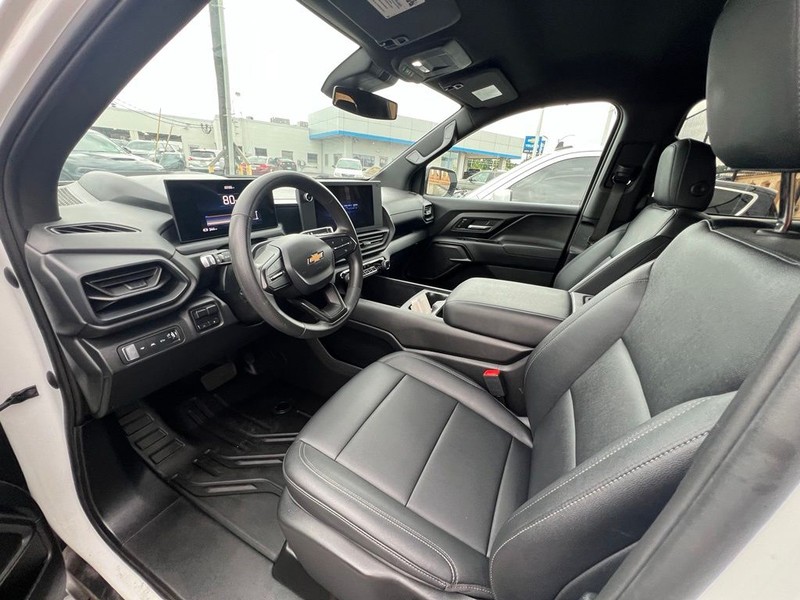 Chevrolet Silverado EV Vehicle Full-screen Gallery Image 05