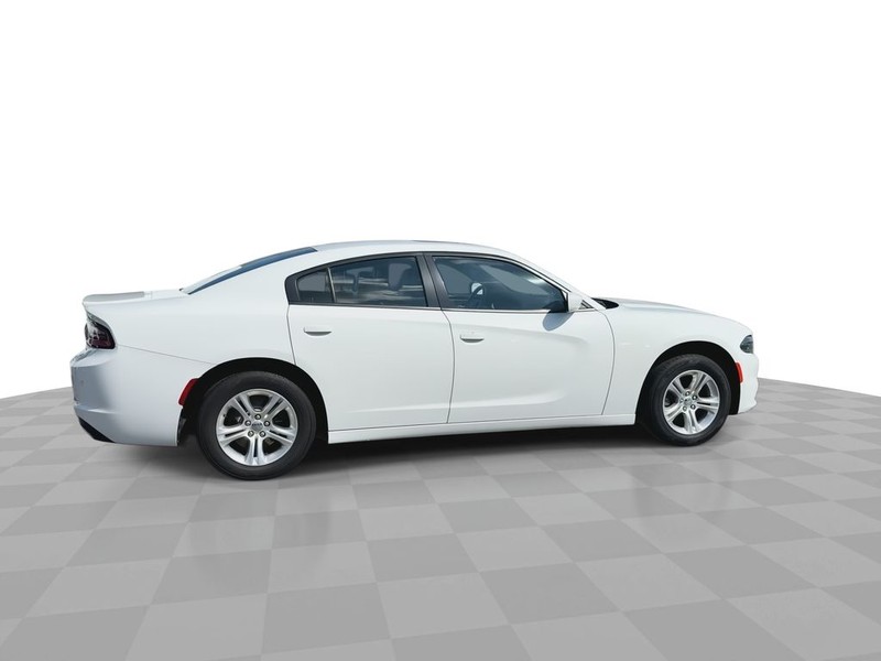 Dodge Charger Vehicle Full-screen Gallery Image 14
