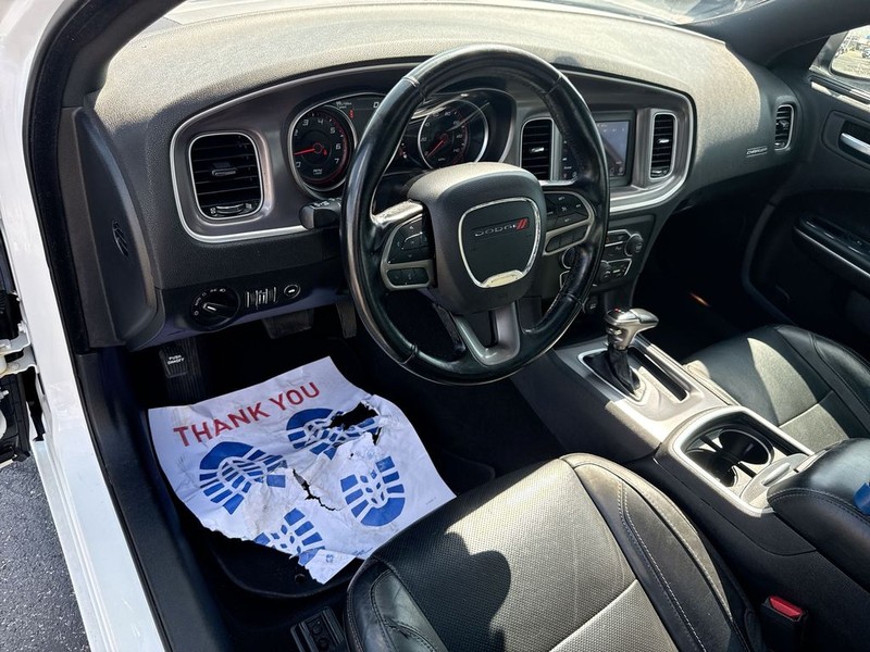Dodge Charger Vehicle Full-screen Gallery Image 17
