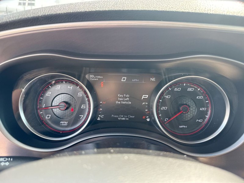 Dodge Charger Vehicle Full-screen Gallery Image 19