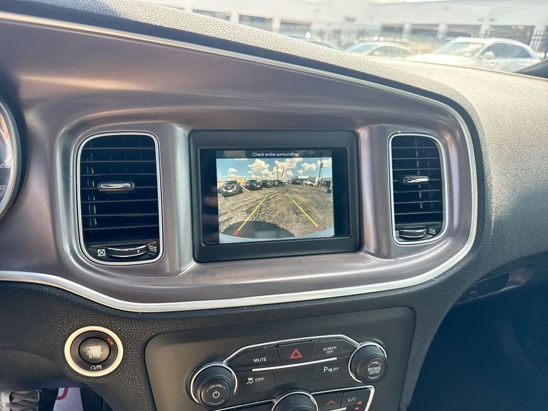 Dodge Charger Vehicle Full-screen Gallery Image 21