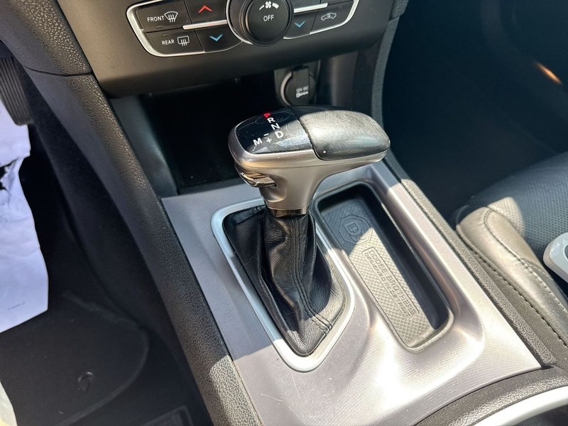 Dodge Charger Vehicle Full-screen Gallery Image 22