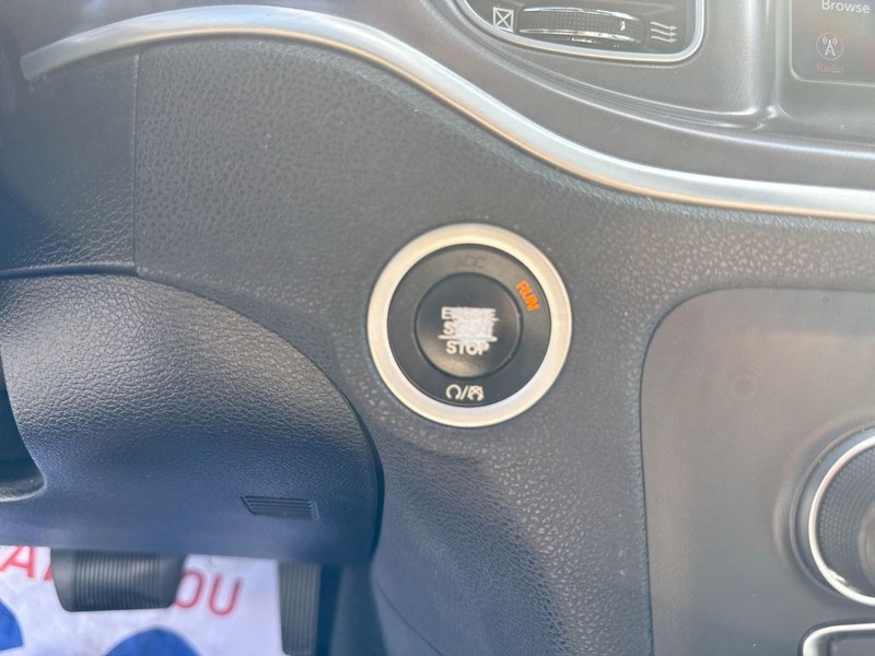 Dodge Charger Vehicle Full-screen Gallery Image 23
