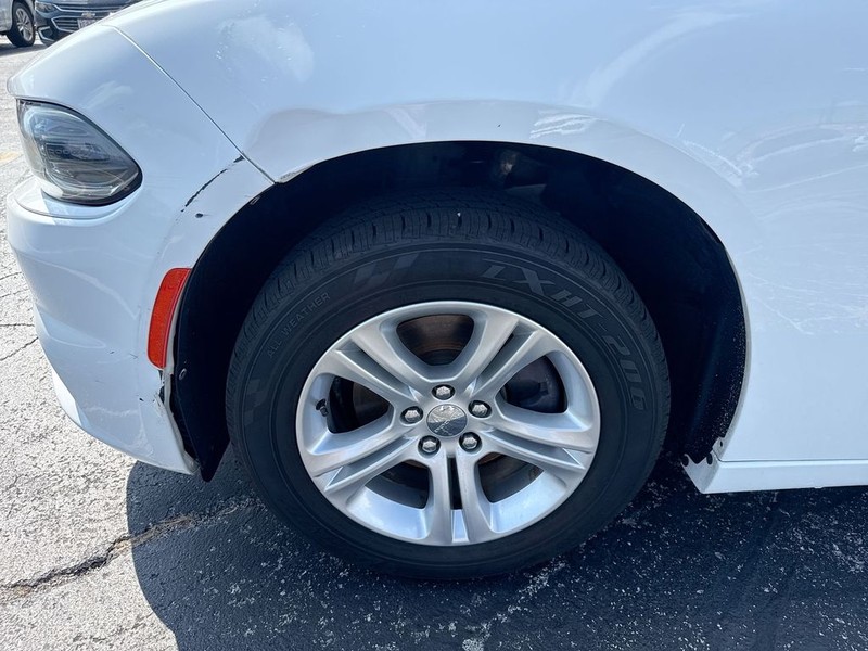 Dodge Charger Vehicle Full-screen Gallery Image 37