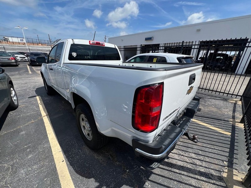 Chevrolet Colorado Vehicle Full-screen Gallery Image 03