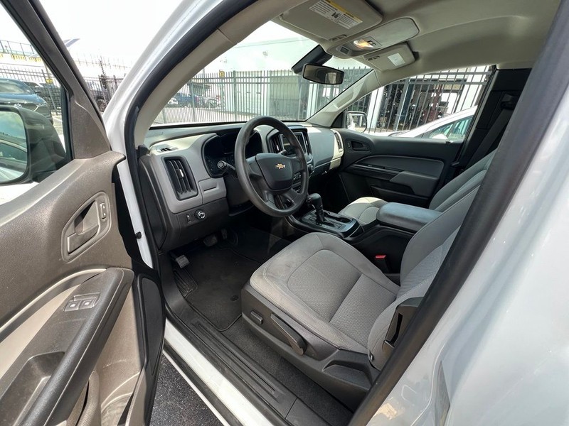 Chevrolet Colorado Vehicle Full-screen Gallery Image 05