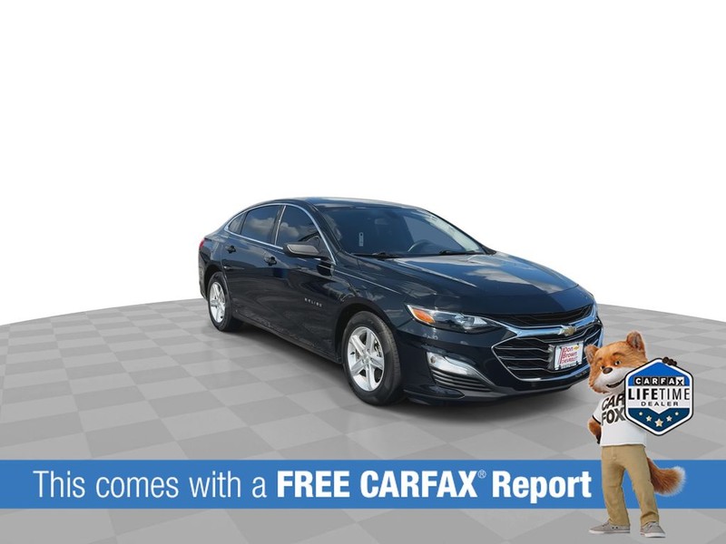 Chevrolet Malibu Vehicle Full-screen Gallery Image 3