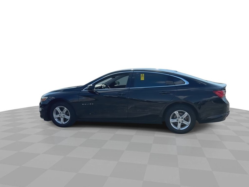 Chevrolet Malibu Vehicle Full-screen Gallery Image 7