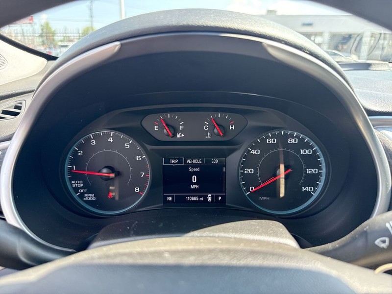 Chevrolet Malibu Vehicle Full-screen Gallery Image 19