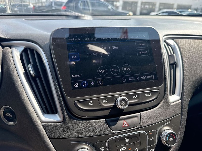 Chevrolet Malibu Vehicle Full-screen Gallery Image 20