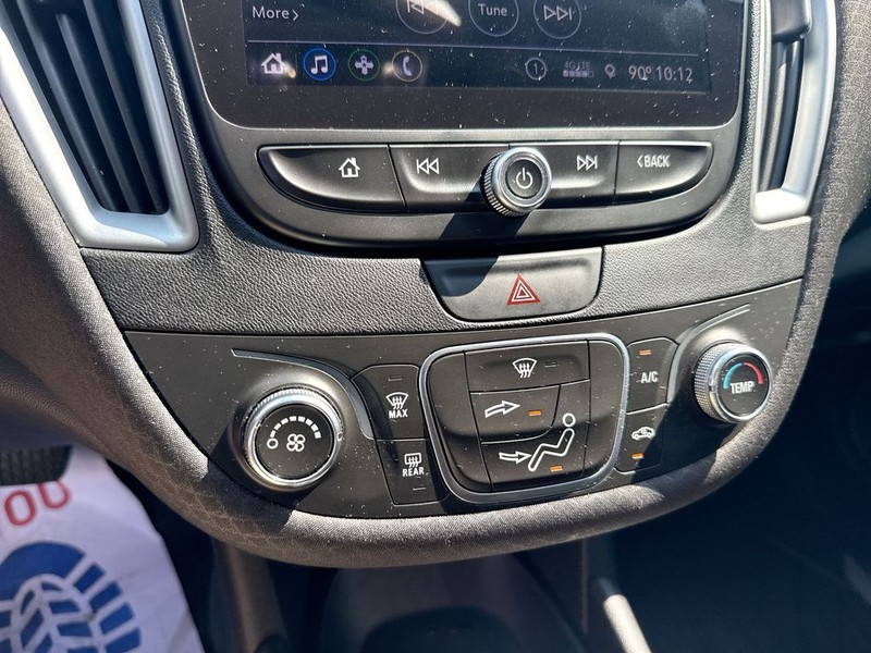 Chevrolet Malibu Vehicle Full-screen Gallery Image 24