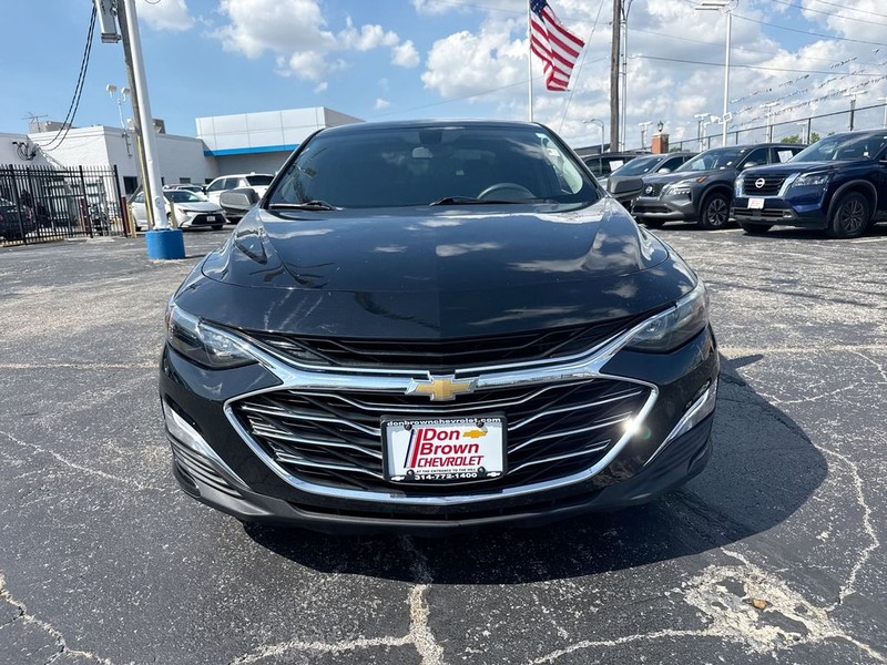 Chevrolet Malibu Vehicle Full-screen Gallery Image 35