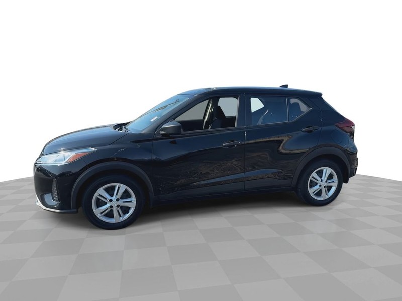 Nissan Kicks Vehicle Full-screen Gallery Image 7