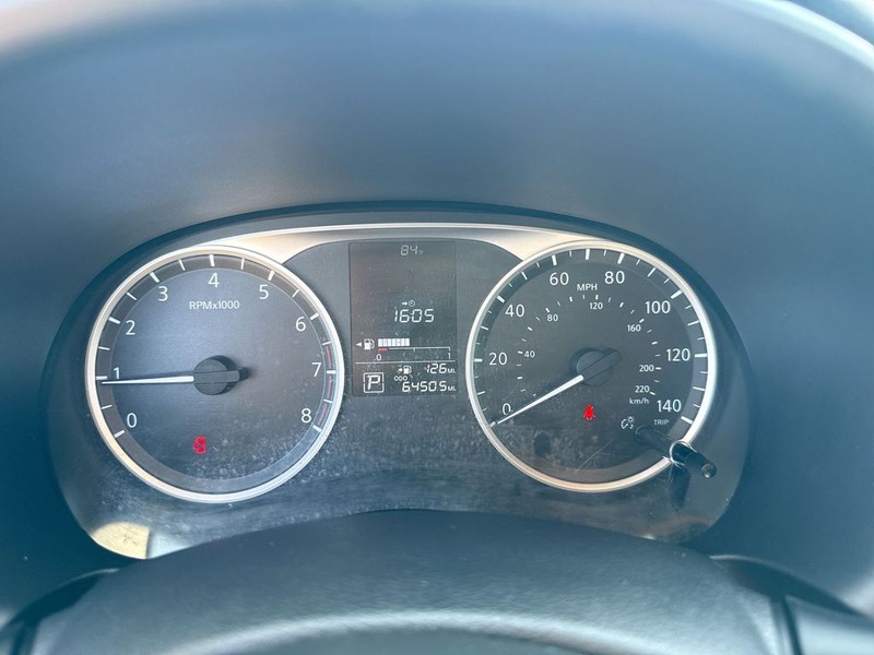 Nissan Kicks Vehicle Full-screen Gallery Image 19
