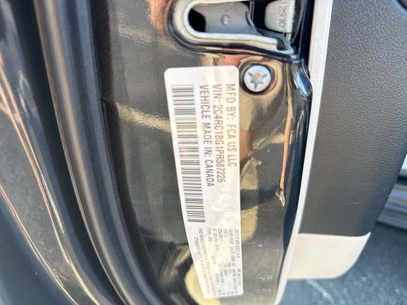 Chrysler Pacifica Vehicle Full-screen Gallery Image 37