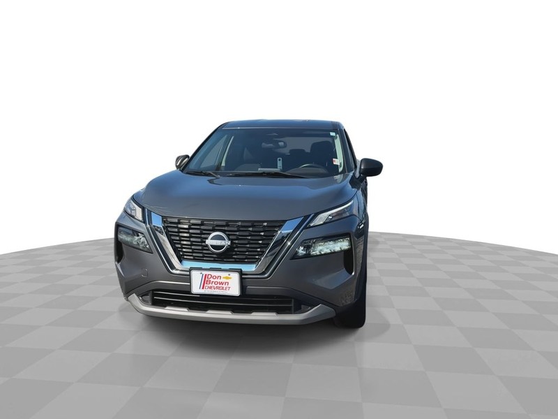 Nissan Rogue Vehicle Full-screen Gallery Image 4