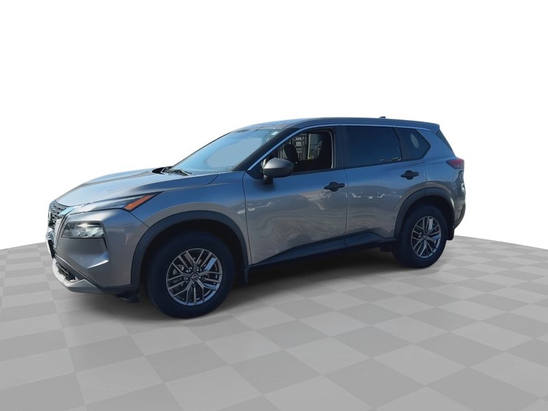 Nissan Rogue Vehicle Full-screen Gallery Image 6