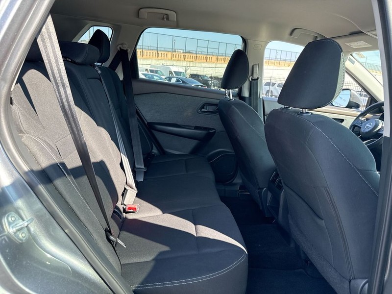 Nissan Rogue Vehicle Full-screen Gallery Image 33