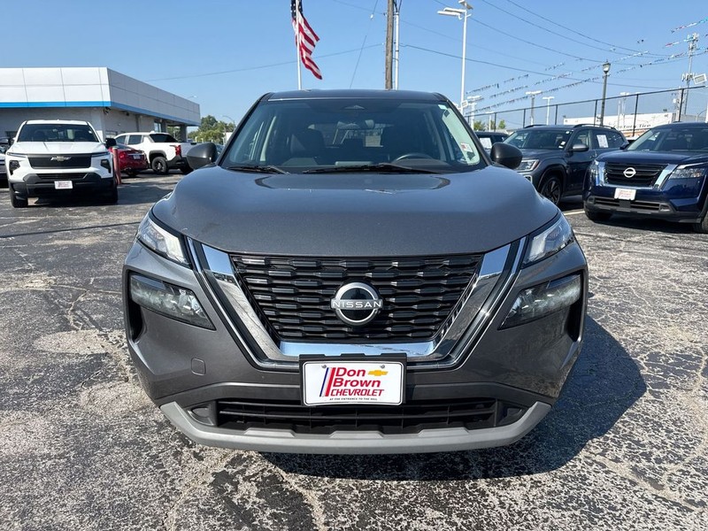 Nissan Rogue Vehicle Full-screen Gallery Image 36