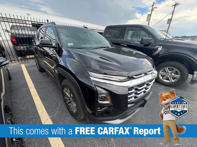 Chevrolet Equinox Vehicle Full-screen Gallery Image 3