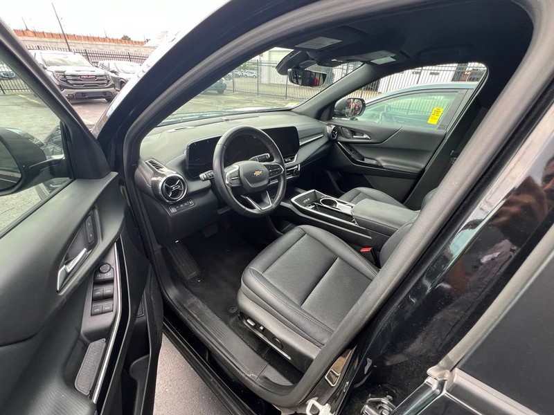 Chevrolet Equinox Vehicle Full-screen Gallery Image 7