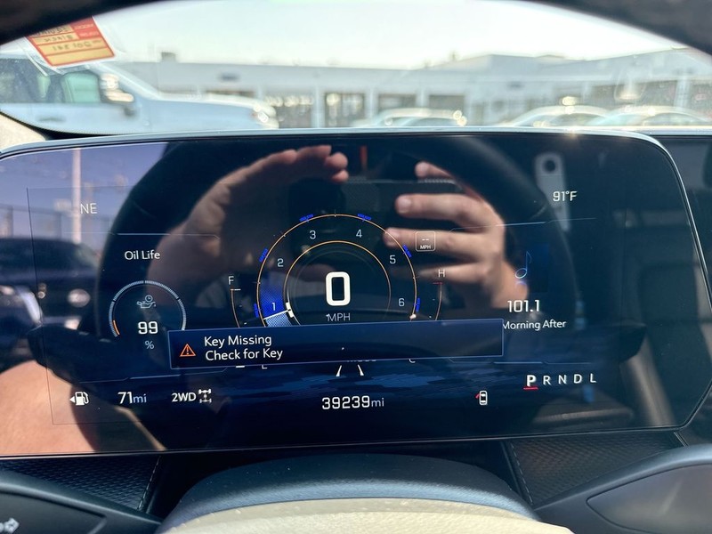 Chevrolet Equinox Vehicle Full-screen Gallery Image 18
