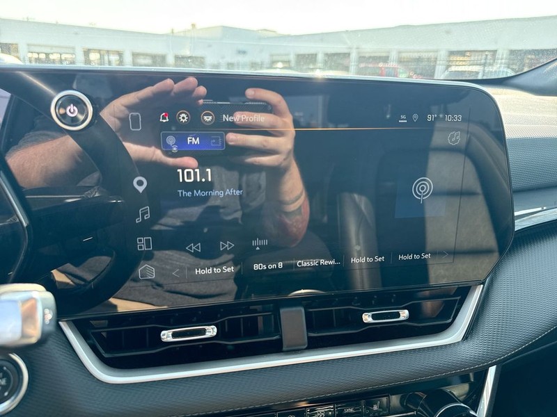 Chevrolet Equinox Vehicle Full-screen Gallery Image 20