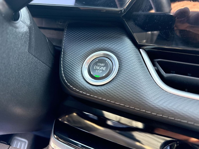 Chevrolet Equinox Vehicle Full-screen Gallery Image 23