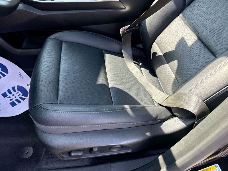 Chevrolet Equinox Vehicle Full-screen Gallery Image 26