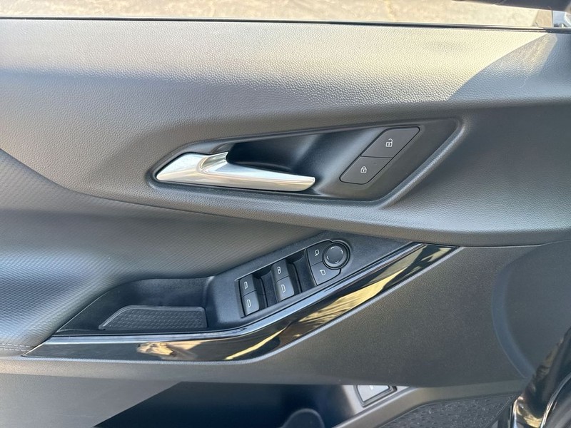 Chevrolet Equinox Vehicle Full-screen Gallery Image 28