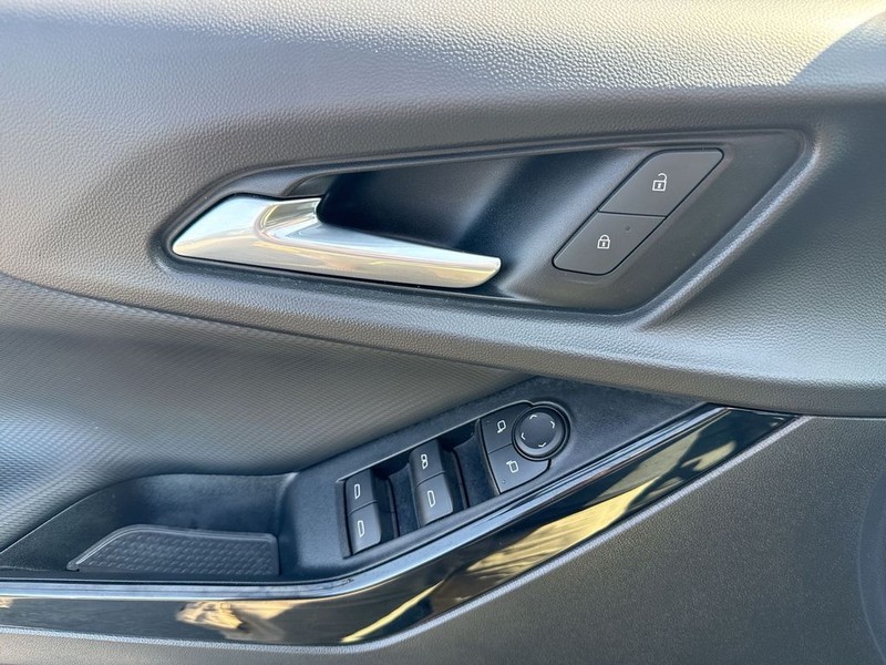 Chevrolet Equinox Vehicle Full-screen Gallery Image 29