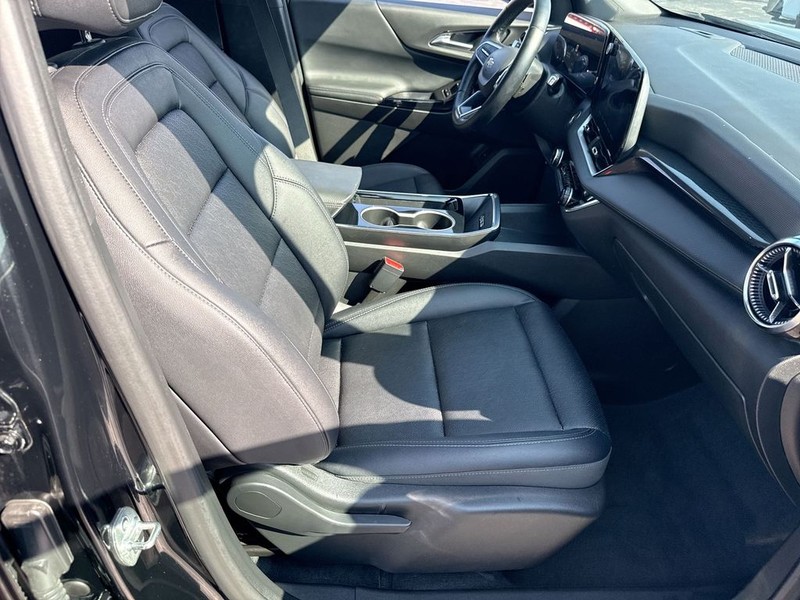 Chevrolet Equinox Vehicle Full-screen Gallery Image 33