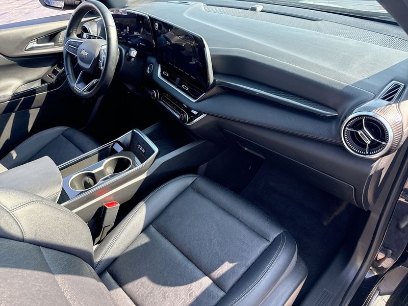 Chevrolet Equinox Vehicle Full-screen Gallery Image 34