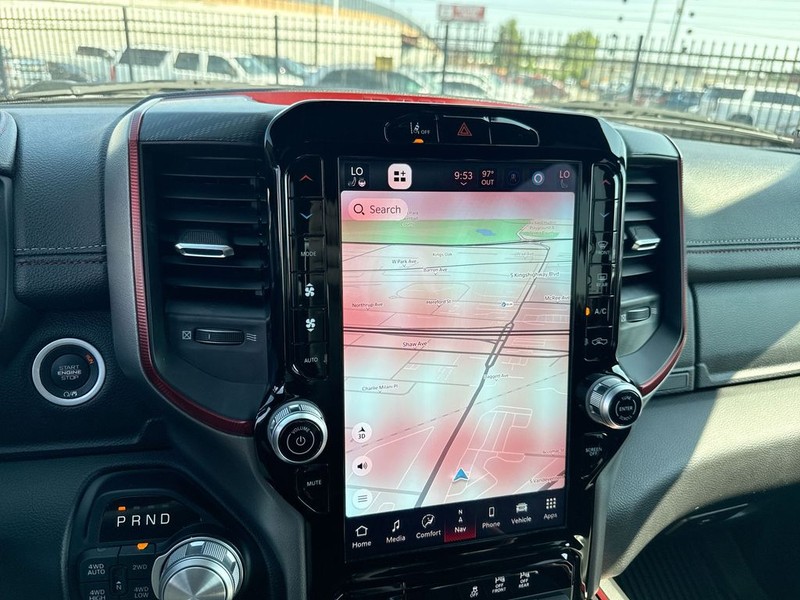 Ram 1500 Vehicle Full-screen Gallery Image 21