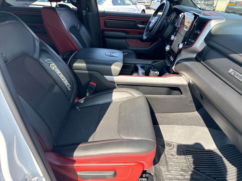 Ram 1500 Vehicle Full-screen Gallery Image 34