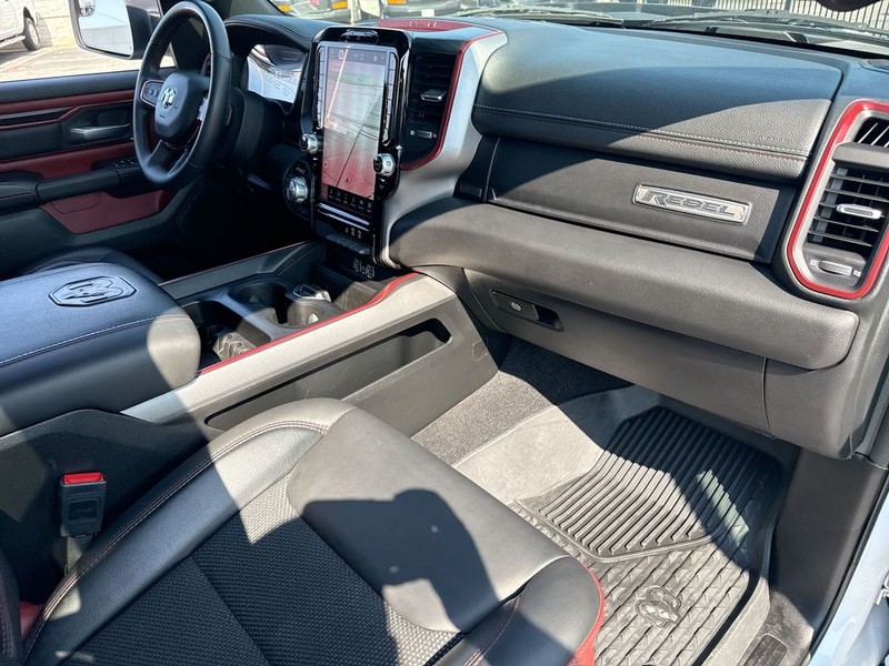 Ram 1500 Vehicle Full-screen Gallery Image 35