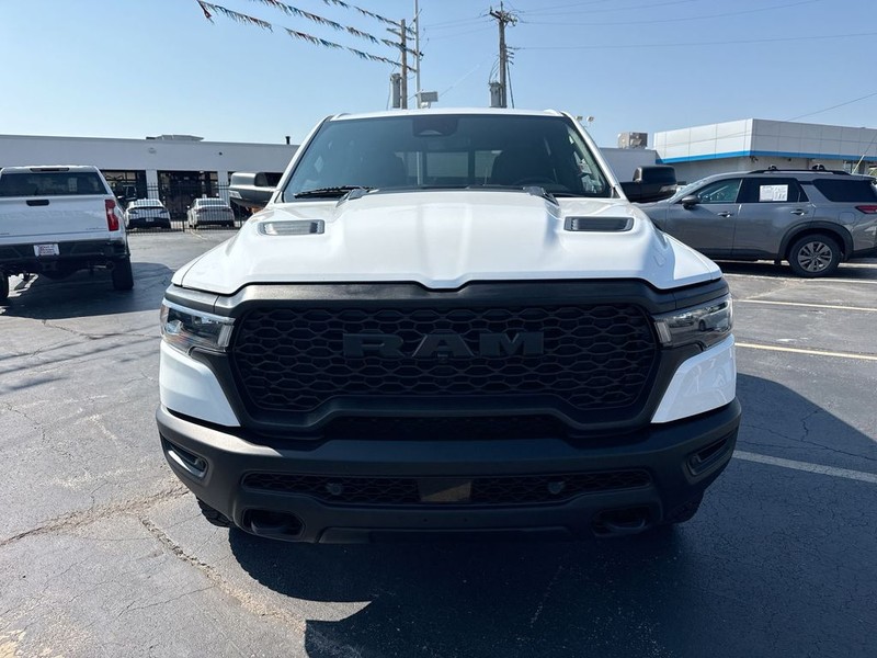 Ram 1500 Vehicle Full-screen Gallery Image 36