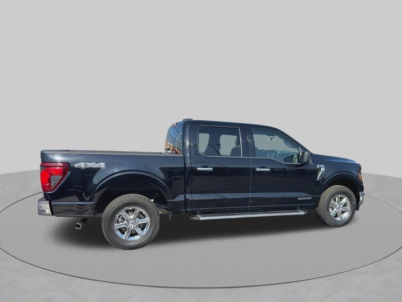 Ford F-150 Vehicle Full-screen Gallery Image 14