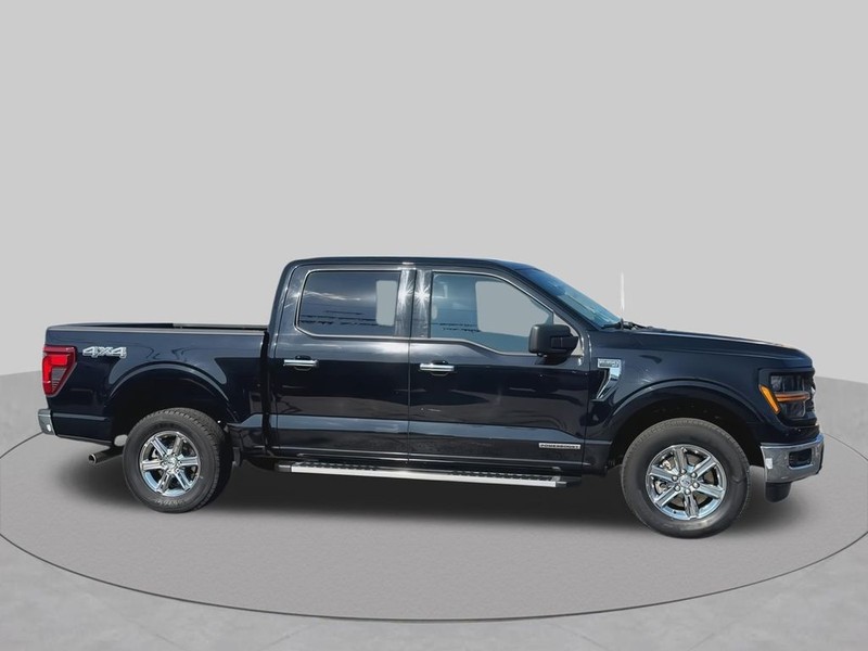 Ford F-150 Vehicle Full-screen Gallery Image 17