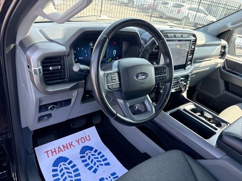 Ford F-150 Vehicle Full-screen Gallery Image 18