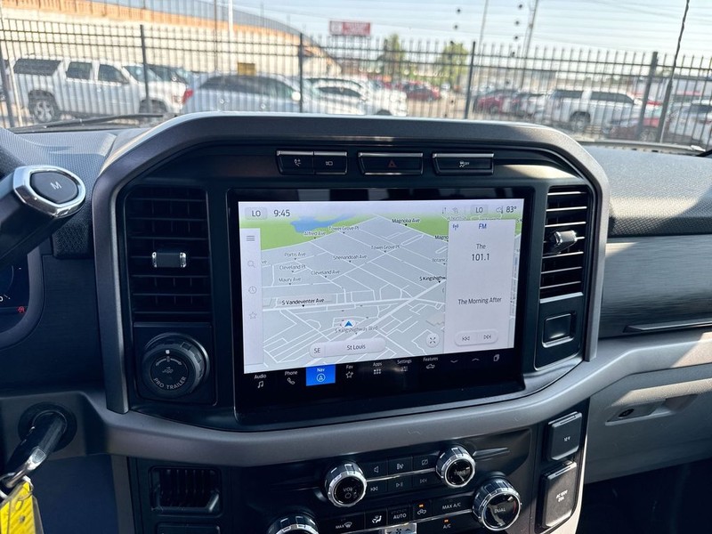 Ford F-150 Vehicle Full-screen Gallery Image 23