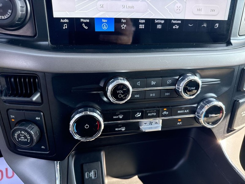 Ford F-150 Vehicle Full-screen Gallery Image 25